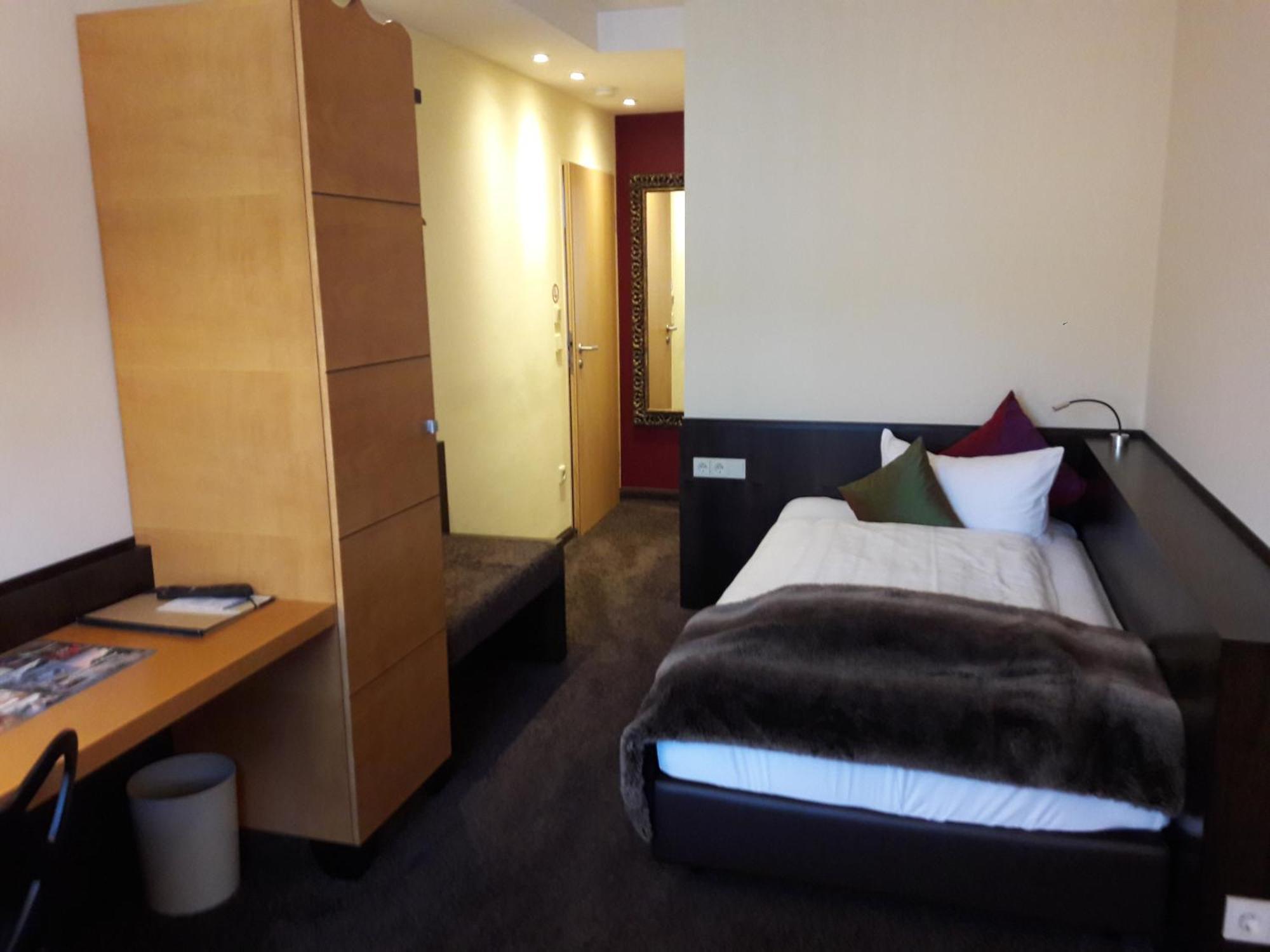 Hotel Post Бургхаузен Экстерьер фото