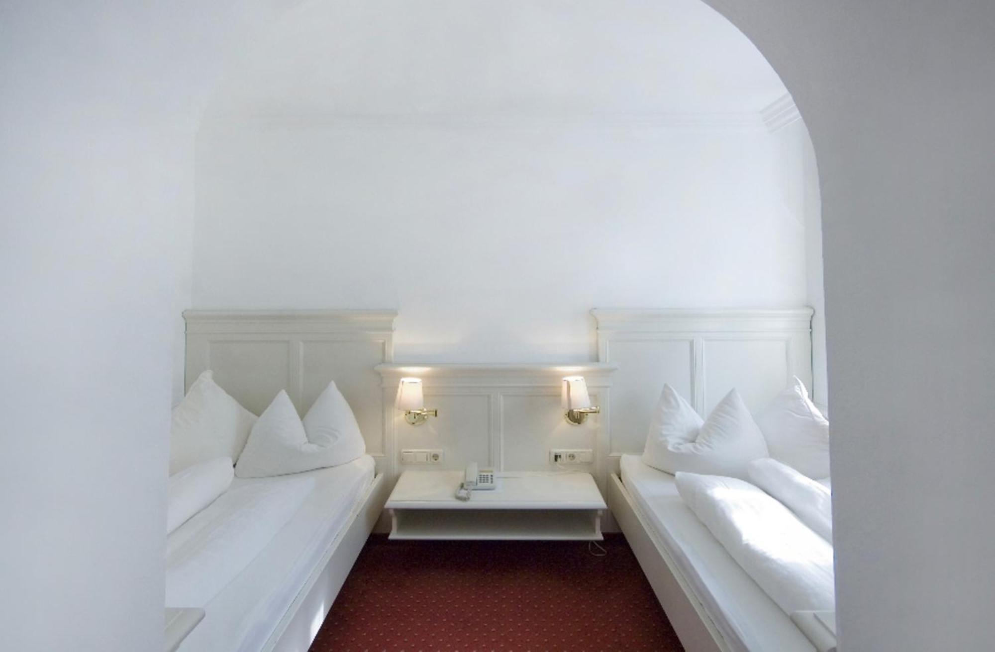 Hotel Post Бургхаузен Экстерьер фото